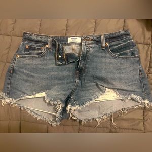 Denizen from Levi’s Women’s Denim Shorts Size 14